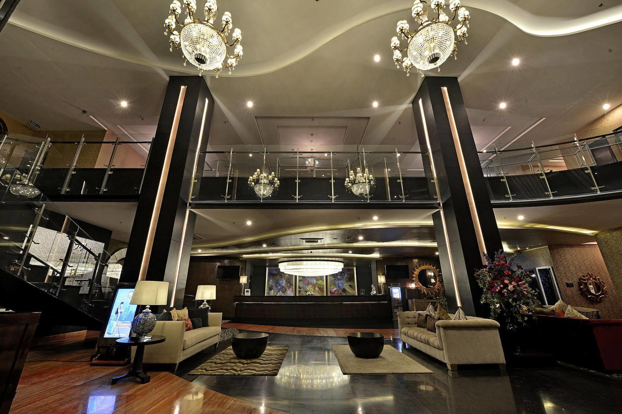 Hotel Amaroossa Grande Bekasi Exteriér fotografie